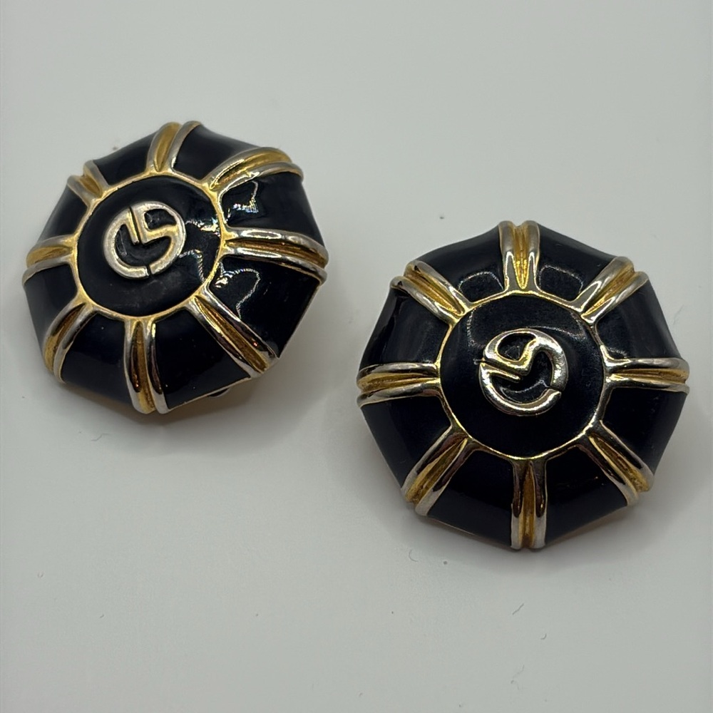 Vintage 80’s St. John Black Enamel and Gold Clip-on Logo Earrings - Picture 5 of 5